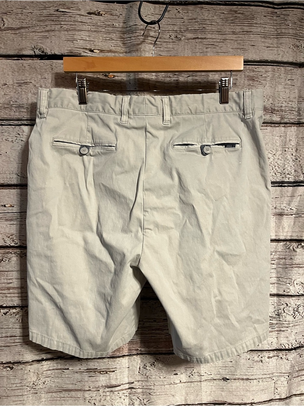Johnnie-o Men's Light Beige Cotton Blend Shorts size 36 - Picture 2 of 10